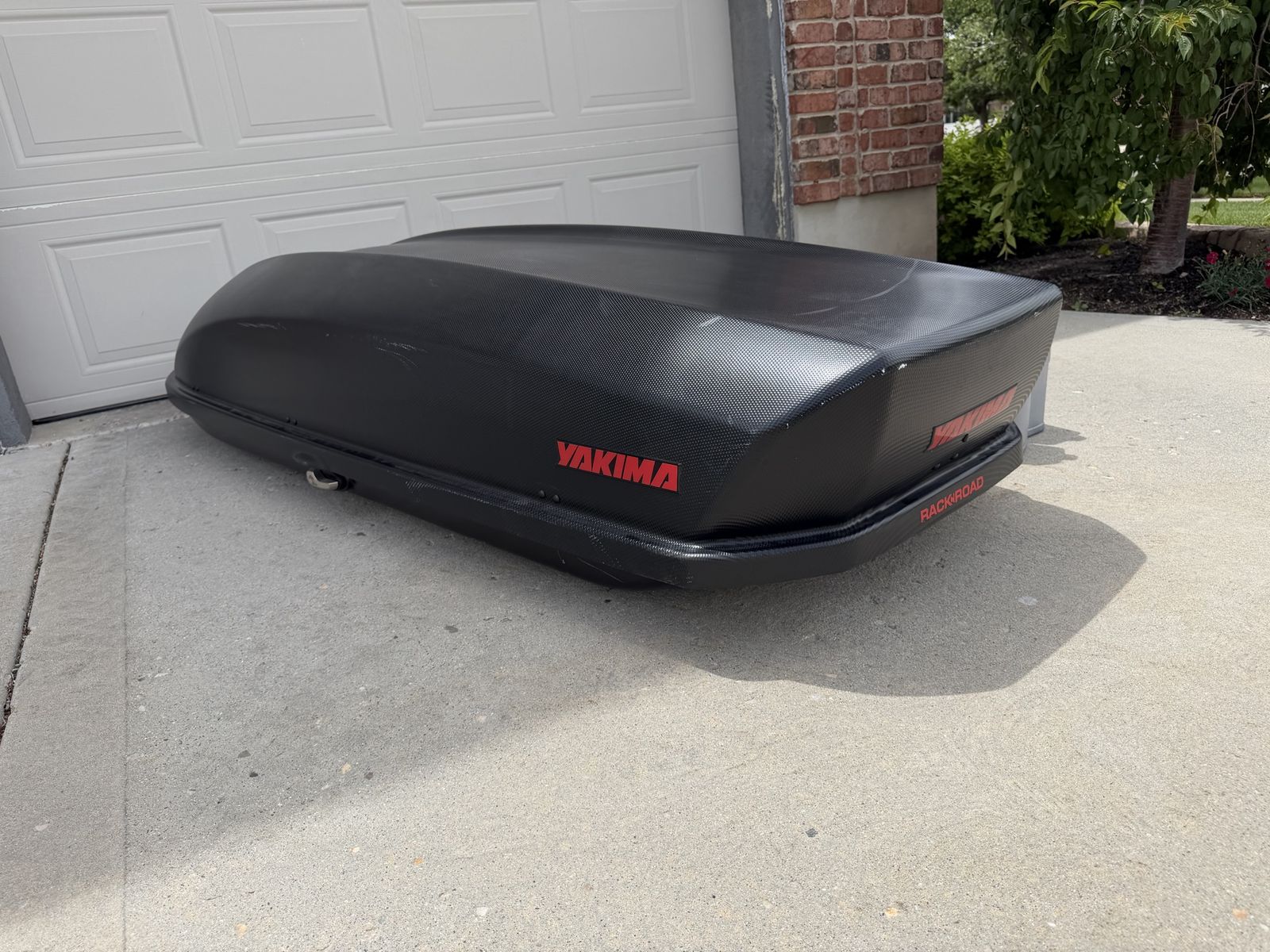 Yakima RocketBox Pro Rooftop Cargo Box – Great Condition with Key!