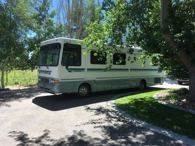 Newmar Dutchstar Diesel pusher.
