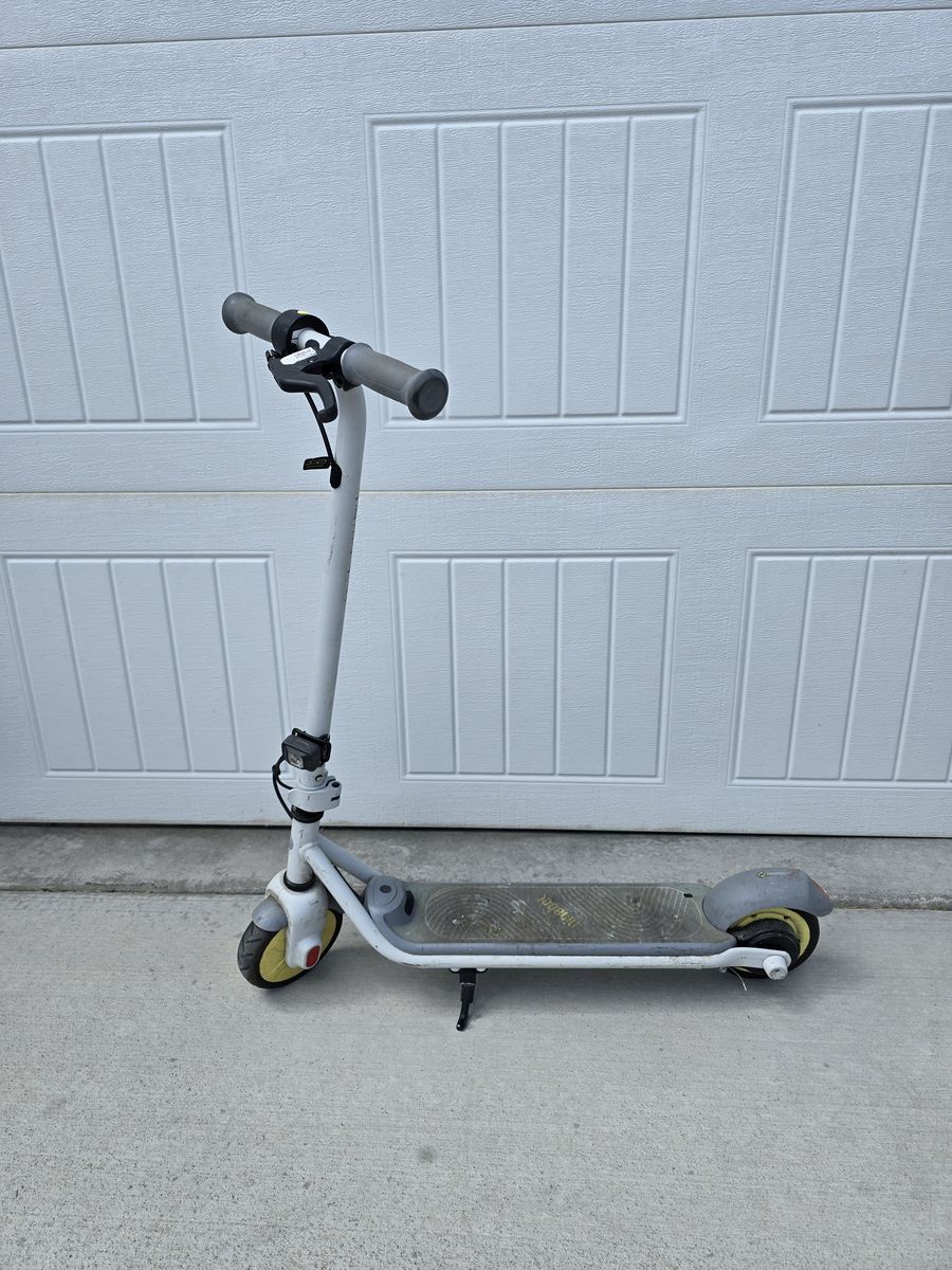 Segway Ninebot Electric Scooter for Kids – Good Condition