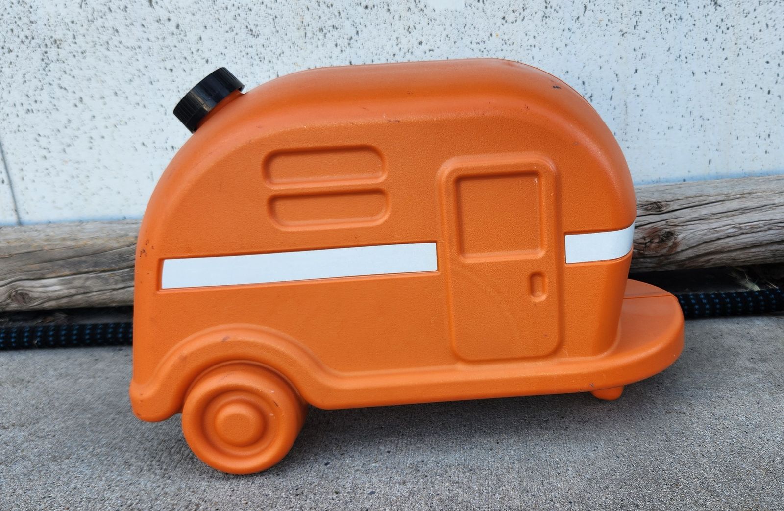 Camco Retro Camper/RV Sewer Weight | Holds 4-in-1 Adapter in Place | 13.45" L x 7.5" W x 8.75" H