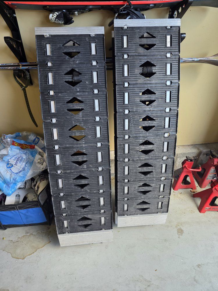 Pair of Heavy-Duty Aluminum Loading Ramps for ATVs/Motorcycles/Lawn Equipment