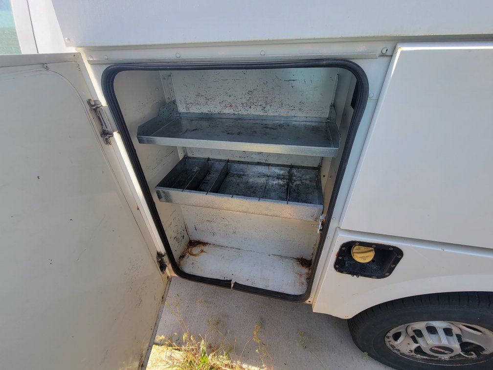 Stahl enclosed utility bed