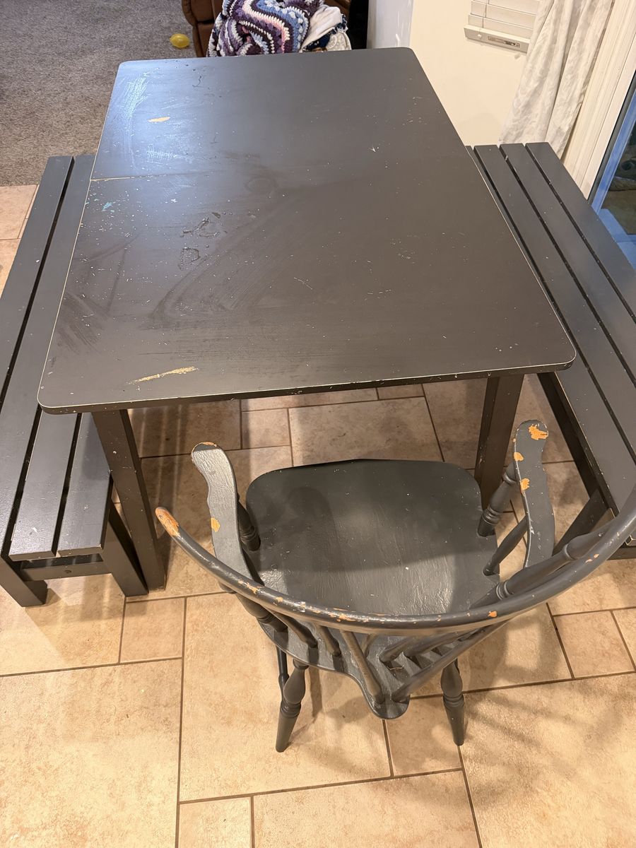 Free dining table set