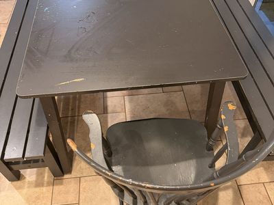 Free dining table set