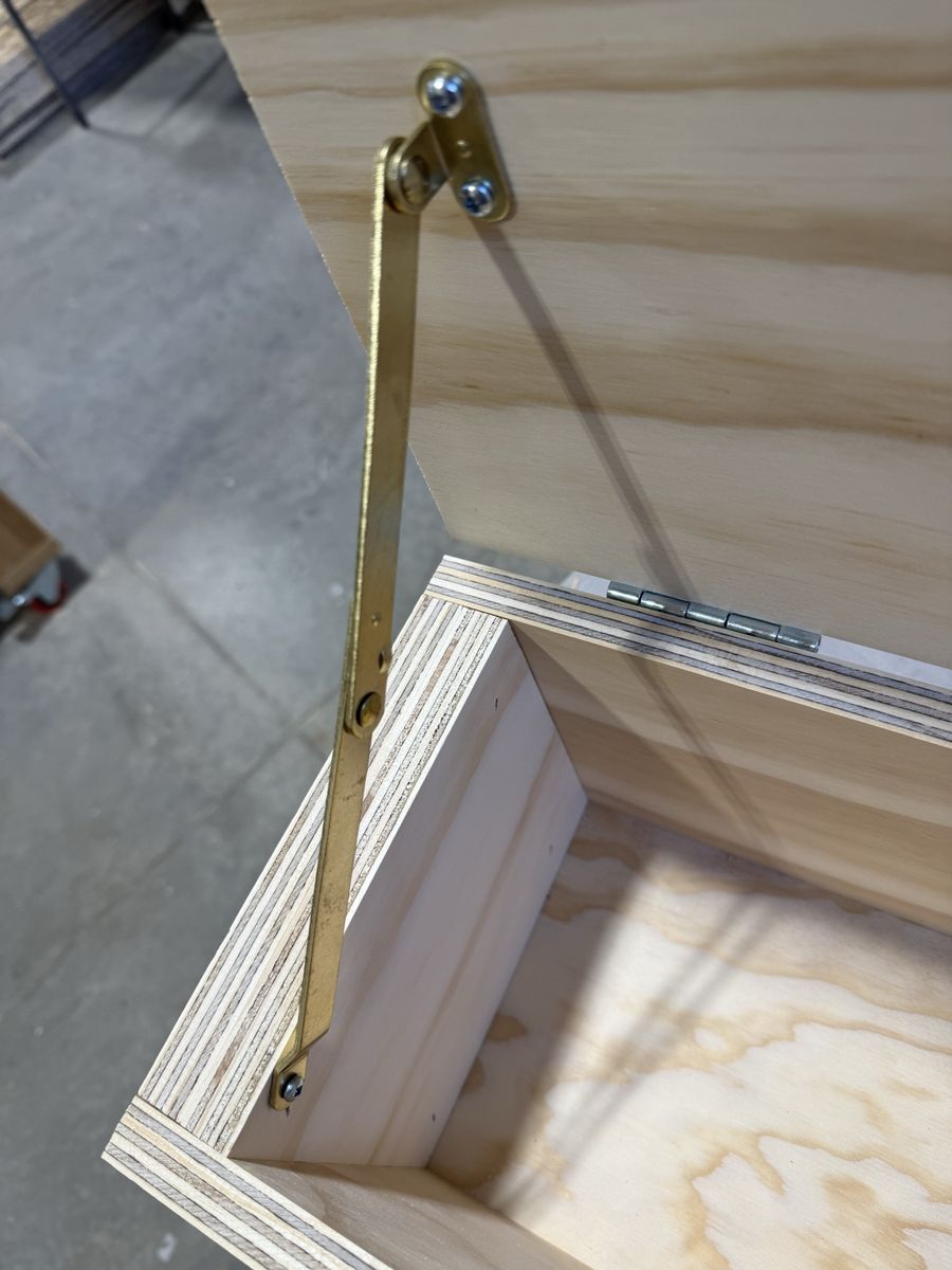 Lid support hinge- left hand side