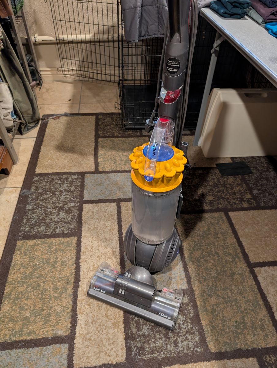 Dyson 1st gen Multifloor vacuum