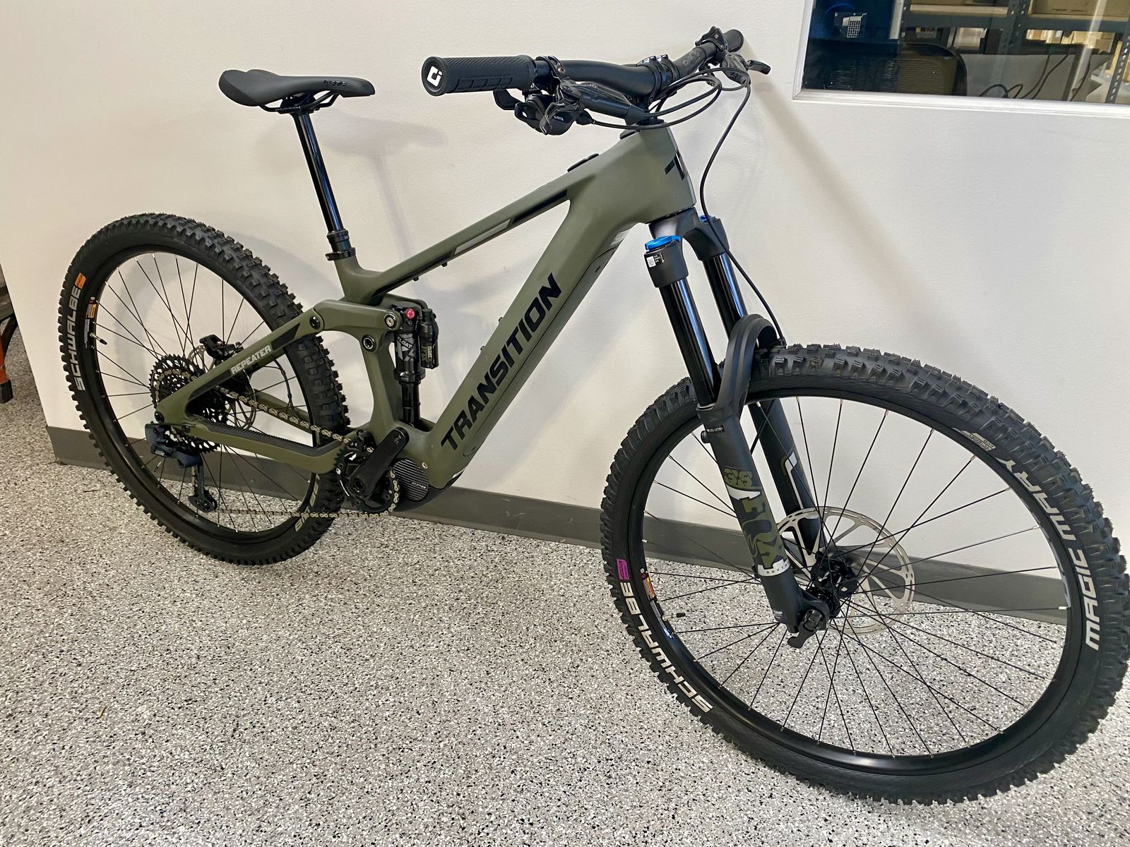 NEW MED 2024 Transition Repeater EP8 Carbon GX E-MTB