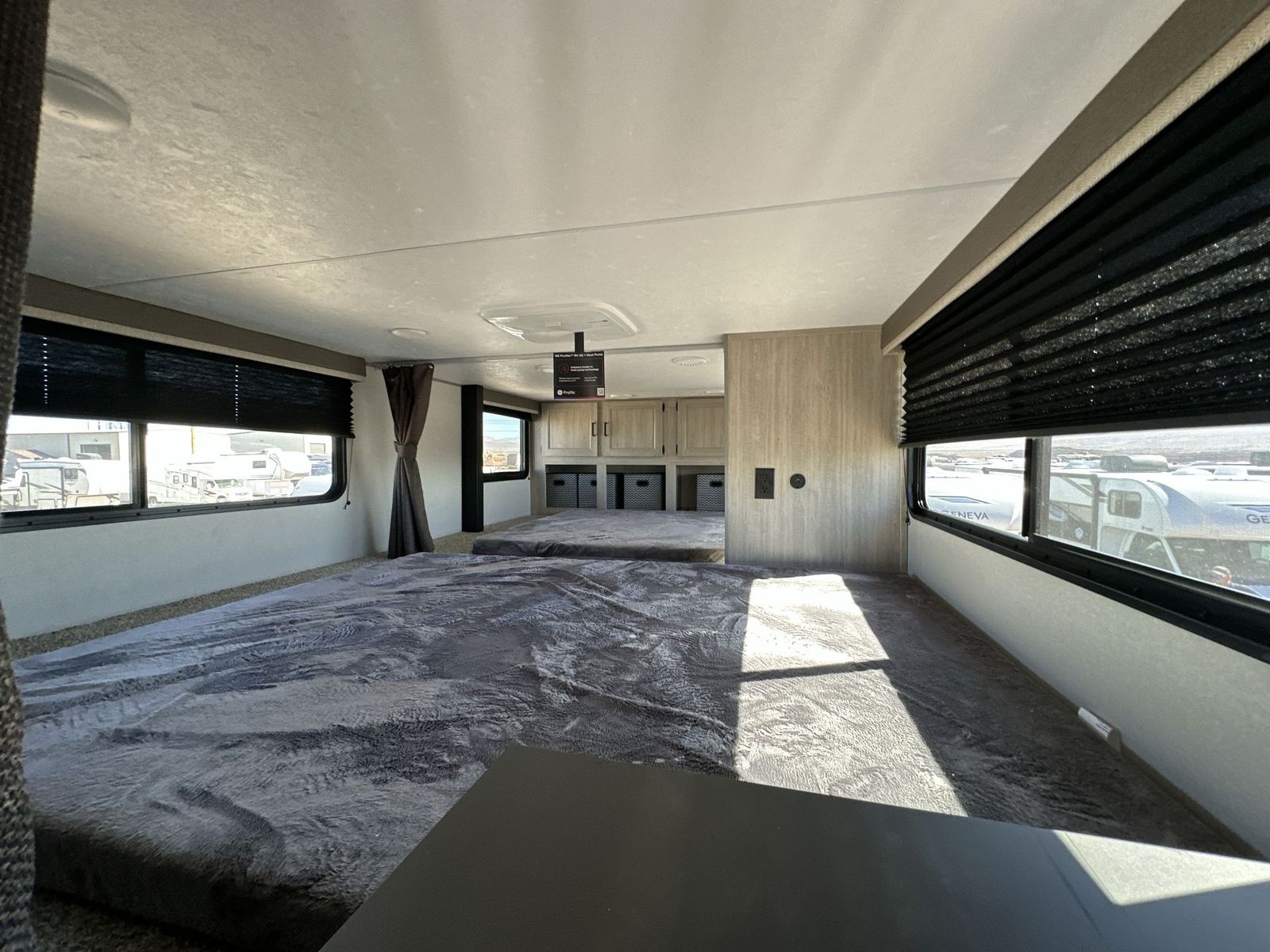 Main image 12
