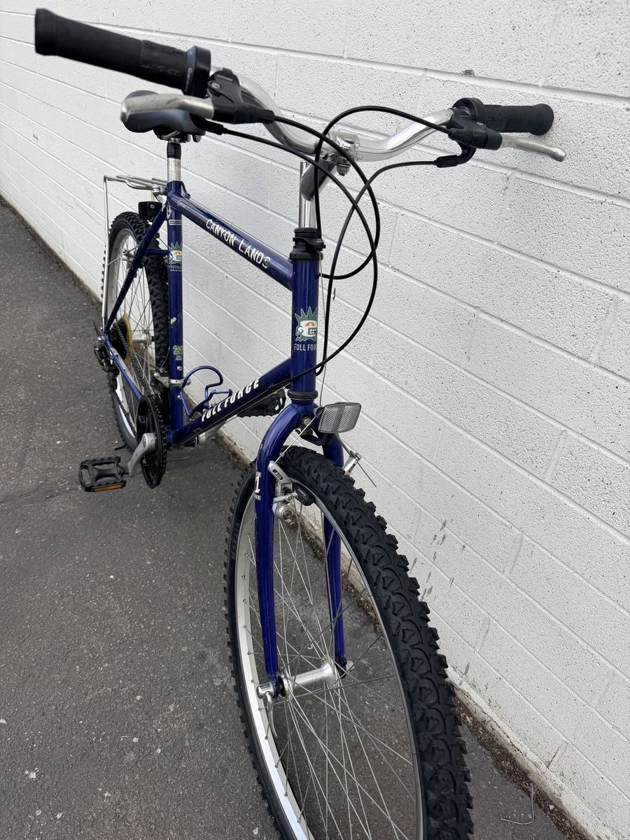 Specialized Canyon Lands Mountain Bike - 21 Inch Frame - Blue