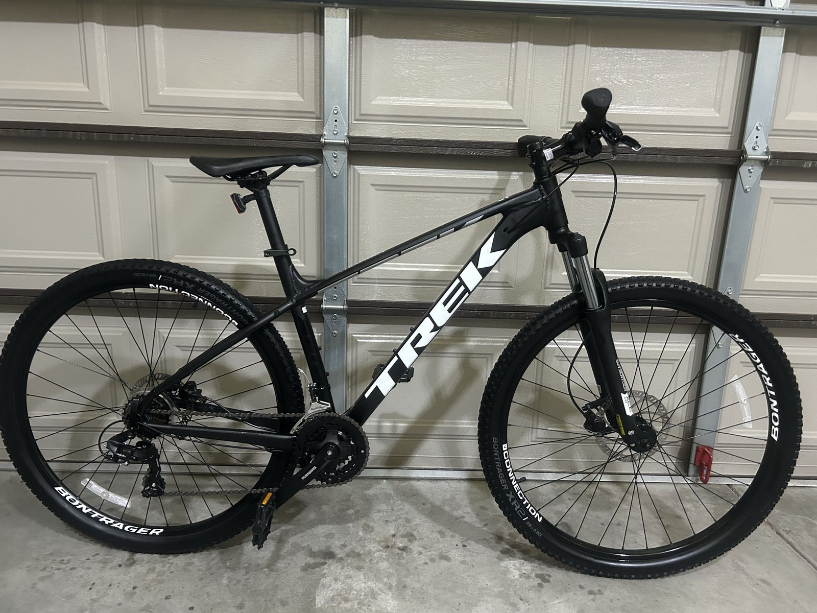 Trek Marlin 5 - Men’s Large - 29” Wheels