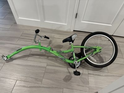WeeRide Co-Pilot Green Bike Trailer Tag-Along Bicycle - Excellent Condition