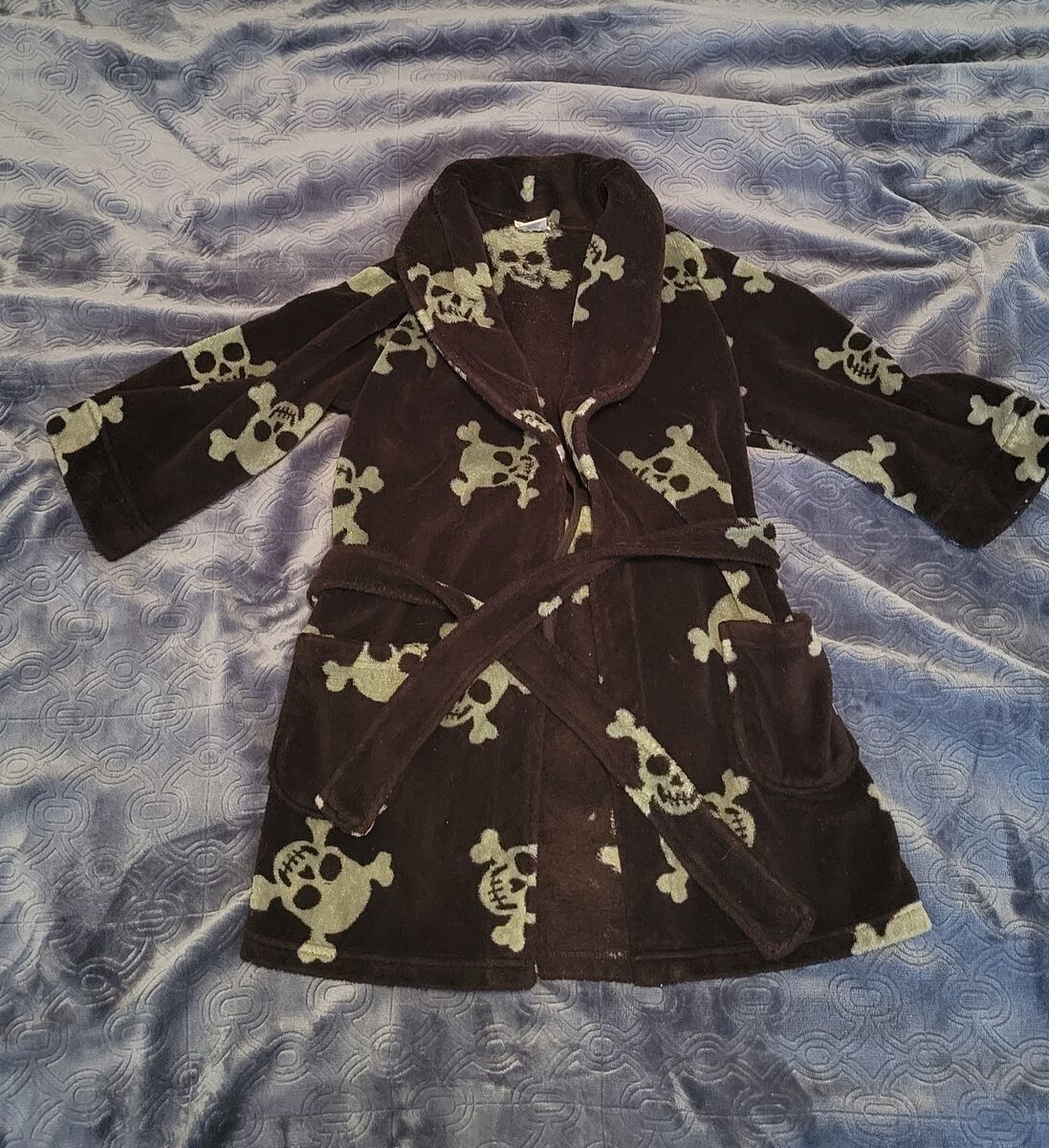 Boys Robe Size XS (4-5)