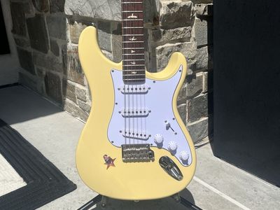 PRS Silver Sky 2023 in Moon white