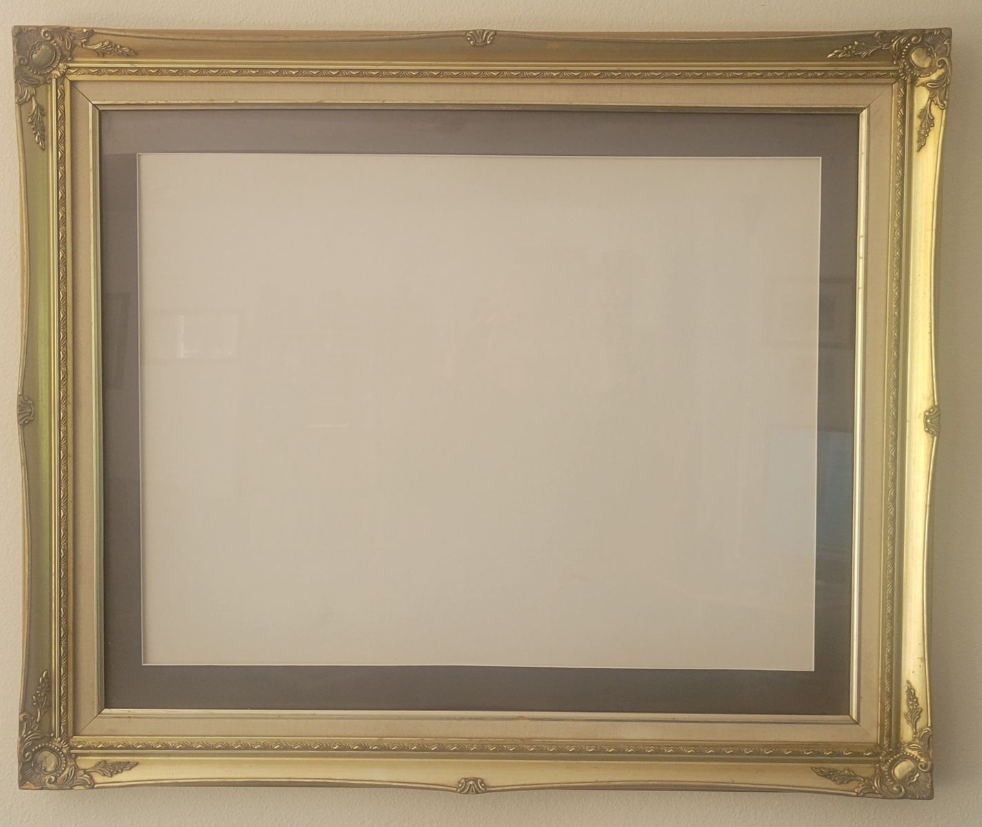 Vintange Gold Ornate Wood Ficture Frame