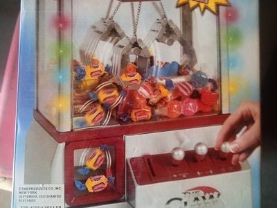 The Claw Electronic Arcade Game by ETNA Products Co. Inc. - Lights, Music & Sounds