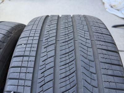 Pirelli Scorpion MS 255/45 R20 105V used tires