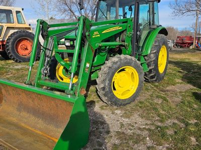John Deere 5085 m