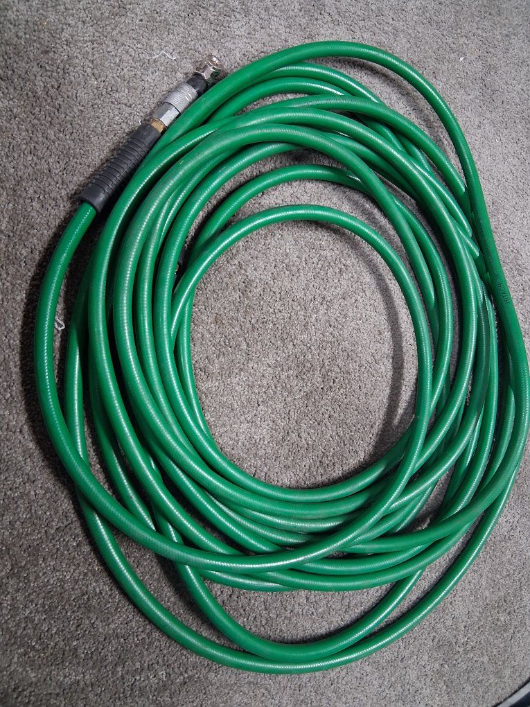 Hitachi 50ft 3/8 300 PSI air Hose with Air Chuck included Like New!