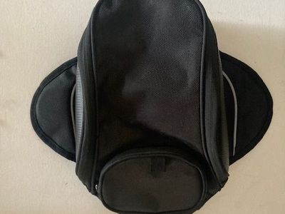 Magnetic Tank Bag