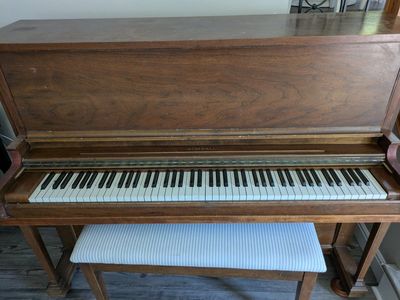 Kimball piano, great for beginners, in good condition