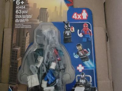 LEGO 40454 Super Heroes: Spider-Man Versus Venom and Iron Venom