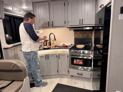Need the perfect RV for your trip? We’ve got options. -Motorhome Rental