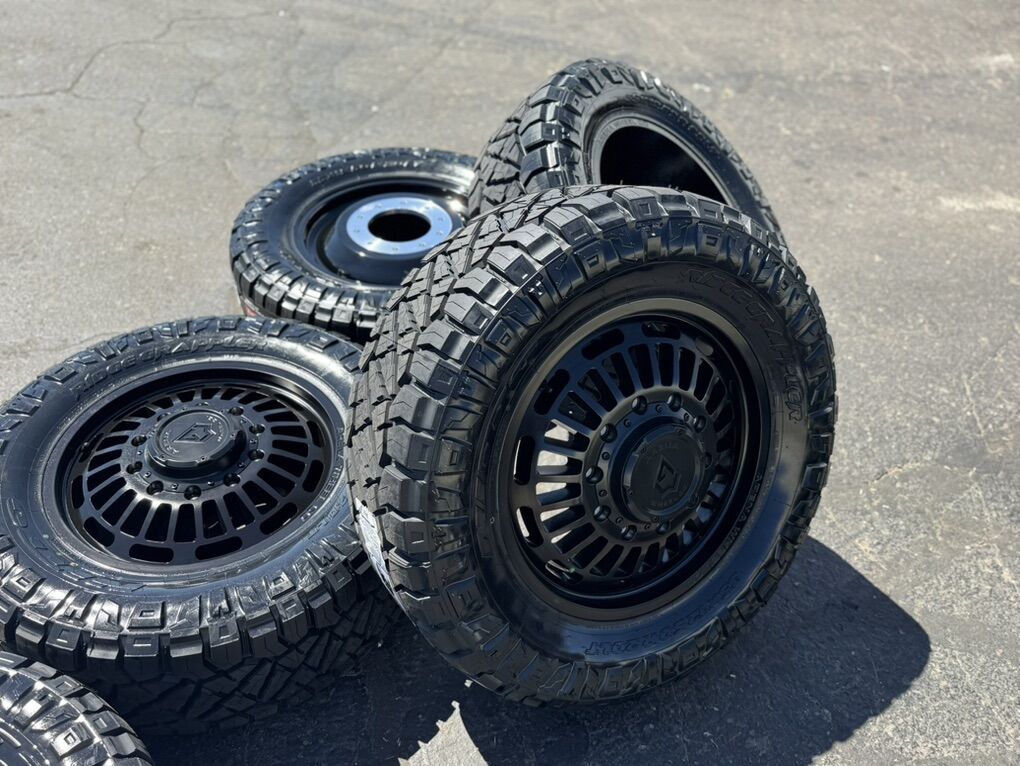 20 Arena 10 Lug 10x225 Dually 35x12.50R20 Nitto RT