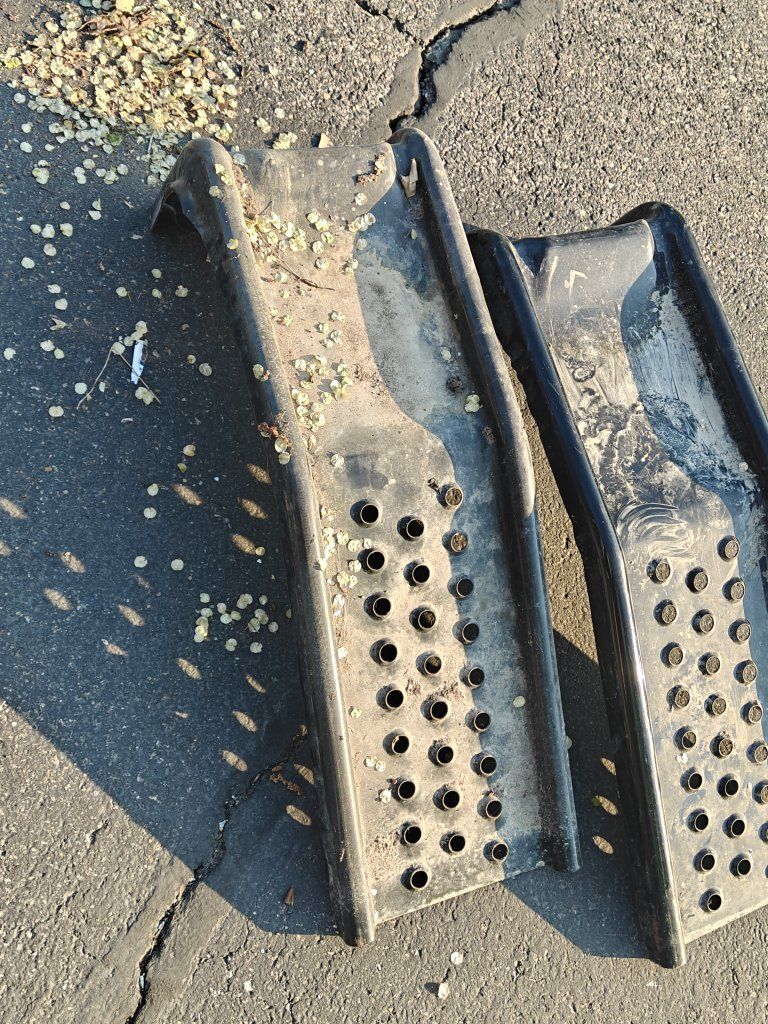 Pair of Heavy Duty Metal Automotive Service Car Ramps