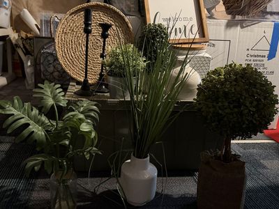 Home decor pieces.