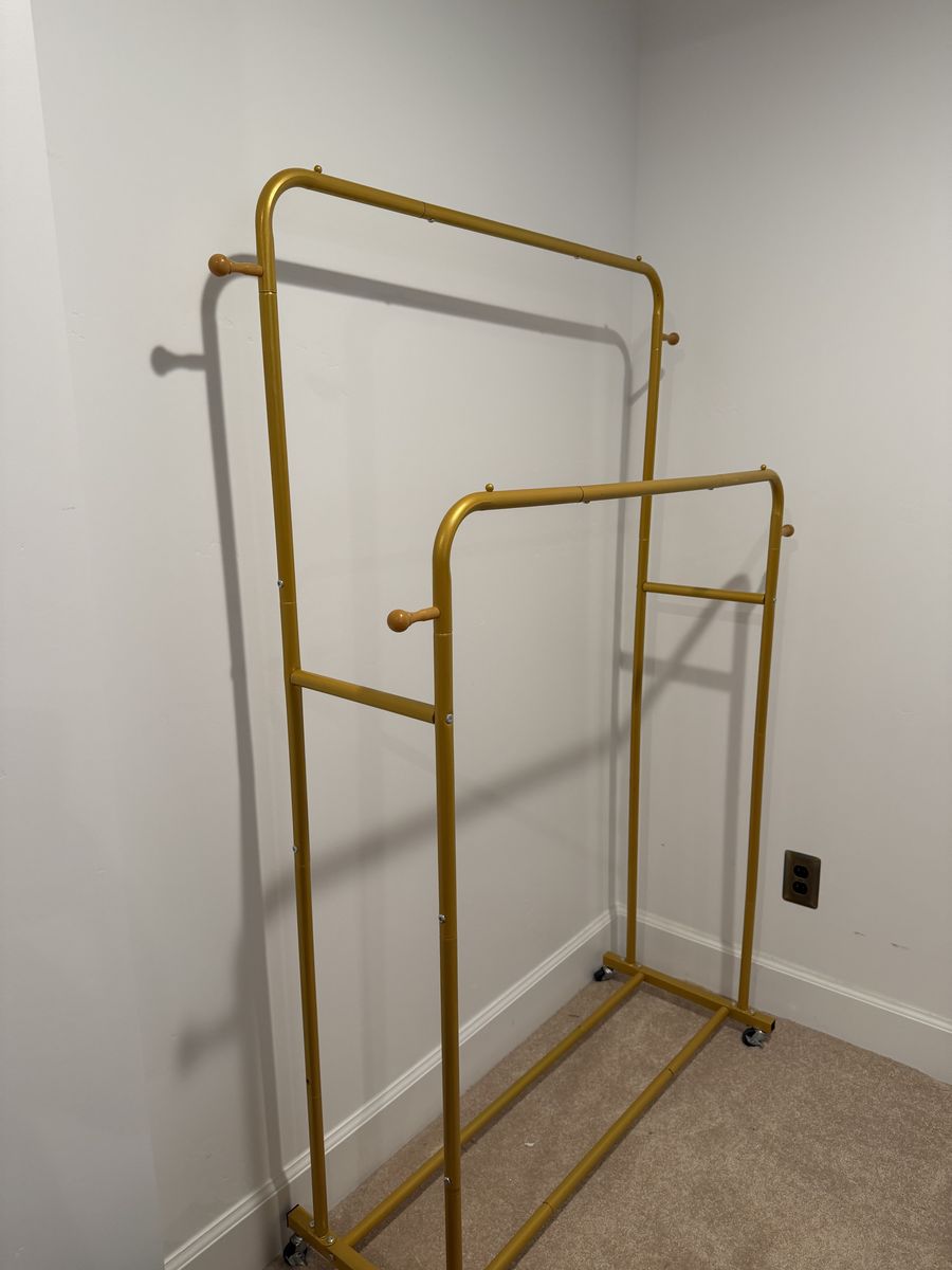 Clothes Rack gold