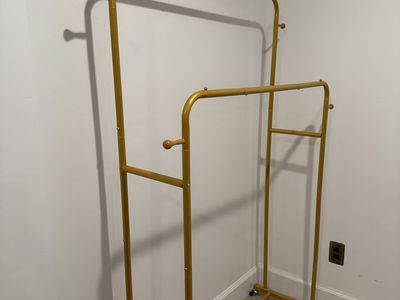 Clothes Rack gold