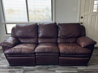 Real Leather Reclining Couch w/ Lazyboy