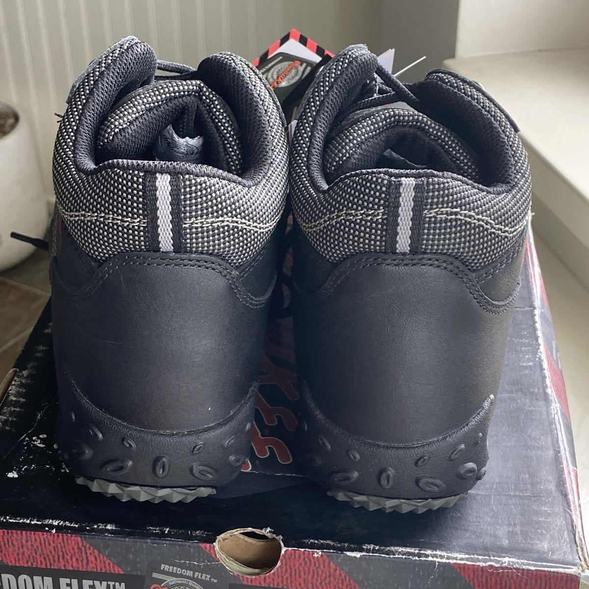 Main image 7