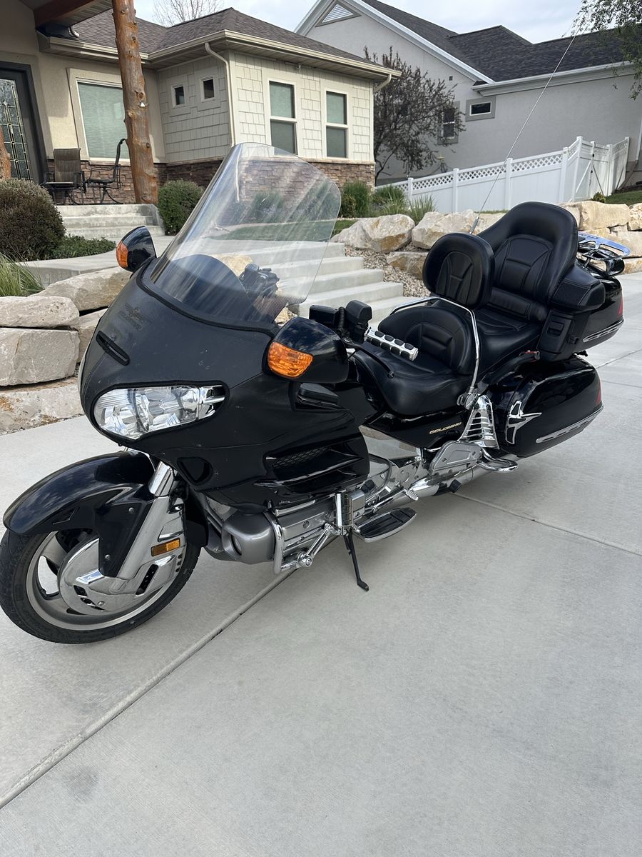 2001 Honda Gold Wing 1800 with trailer