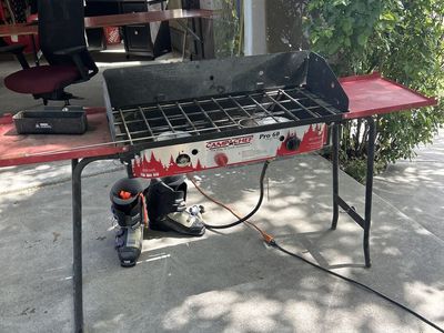 Camp chef camp stove