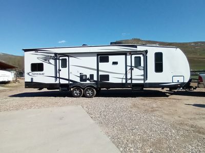 2017 Heartland TORQUE T31 Toy Hauler KING BED 2 BATHROOMS