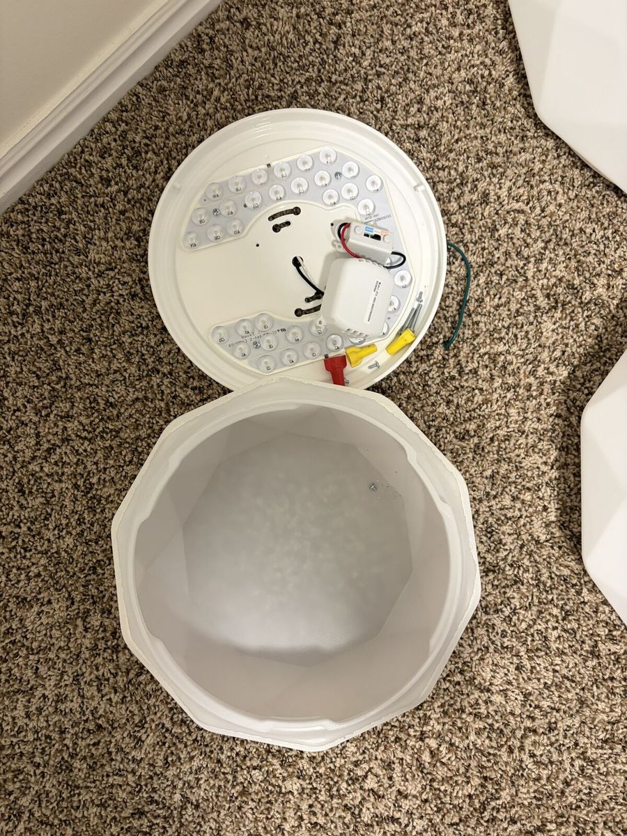 Main image 4