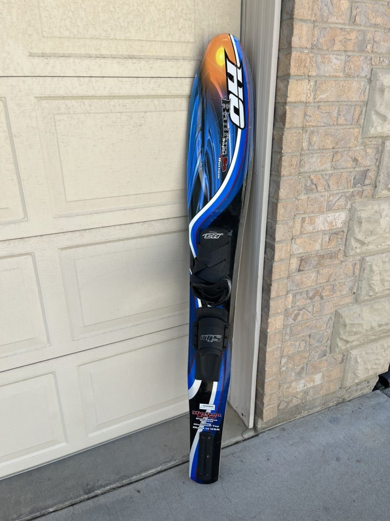 Slalom Waterski 64.5 Inches