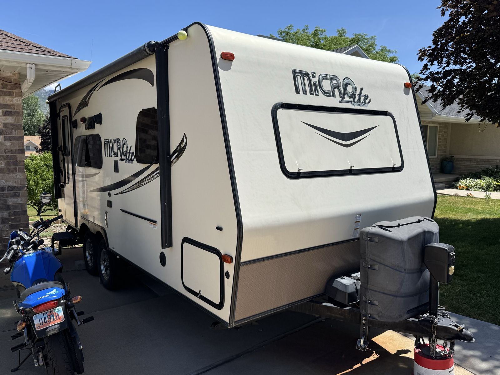 2017 Forest River Flagstaff Microlite 21’