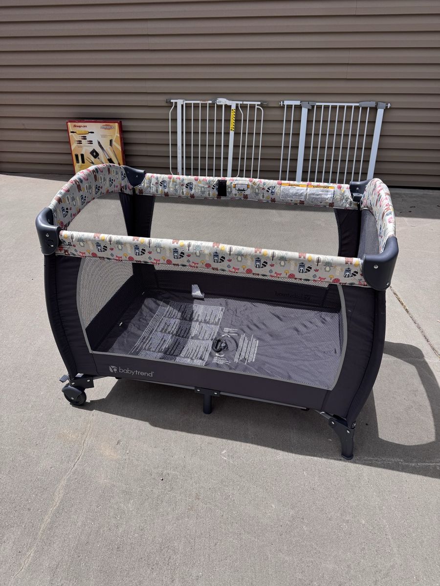 Baby Trend Playard Portable Playpen with Forest Friends Pattern - used