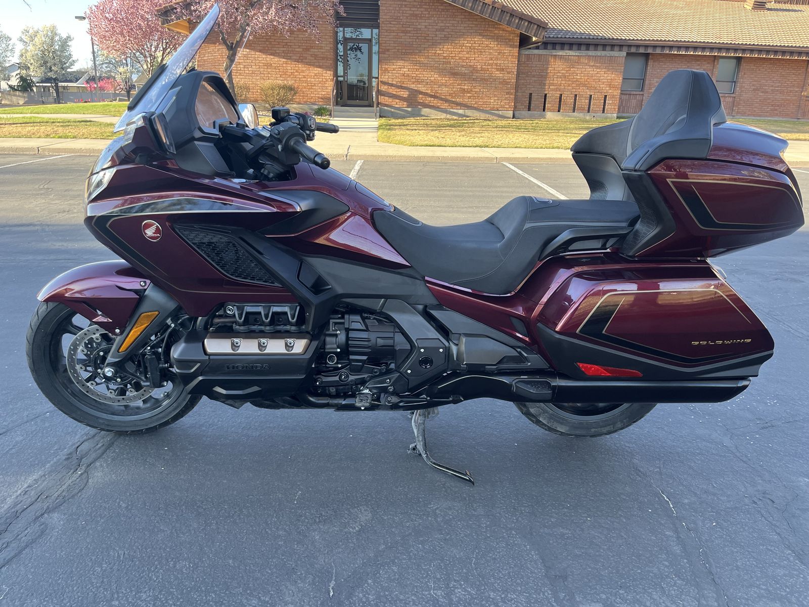 2025 Honda Gold Wing Tour DCT 50th Anniversary – Low Miles, Like New