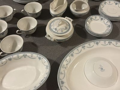 Johnson Brothers the VilliersEnglish Dinnerware