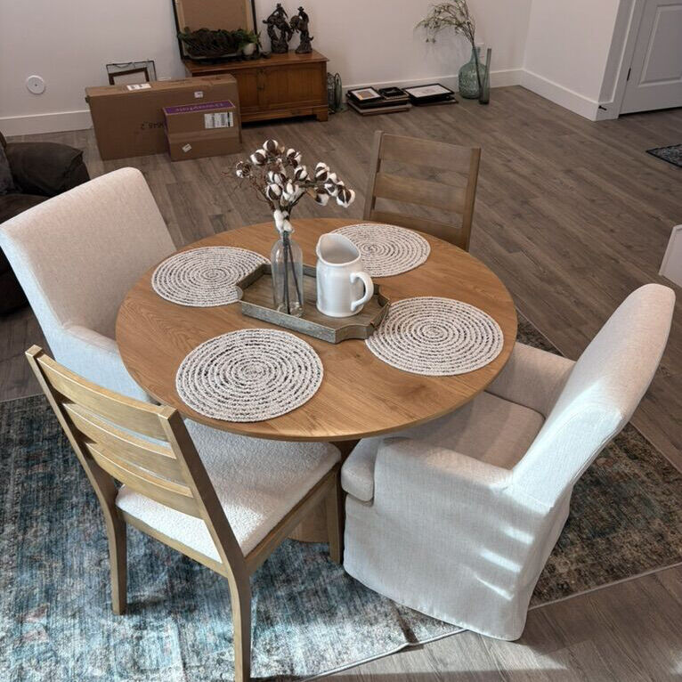 Round Table And Chairs