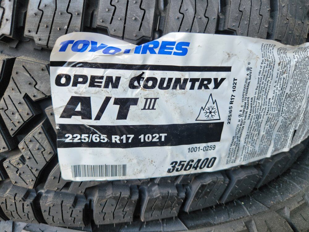 225/65r17 toyo open country at lll