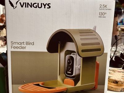 Smart bird feeder