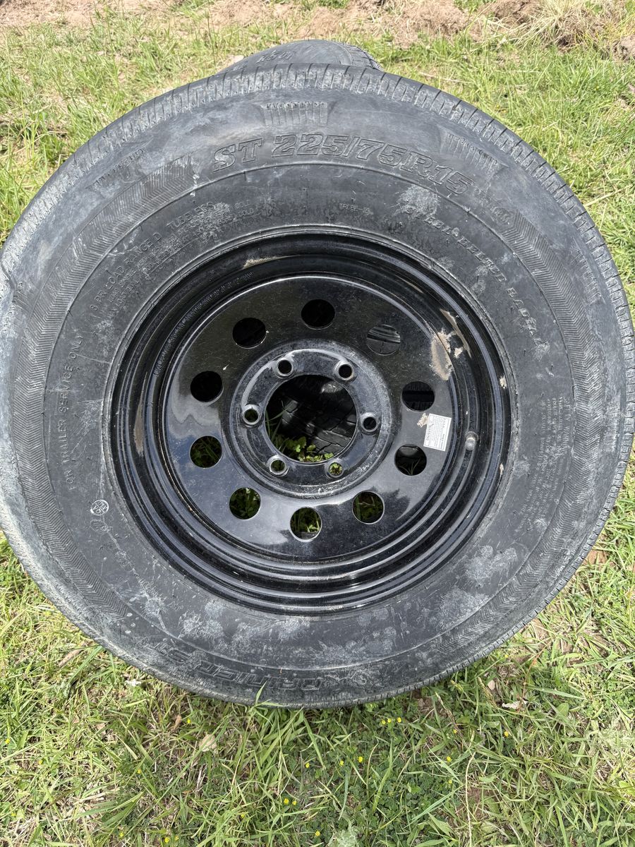 225/75r15 trailer tire and rim 6-5.5