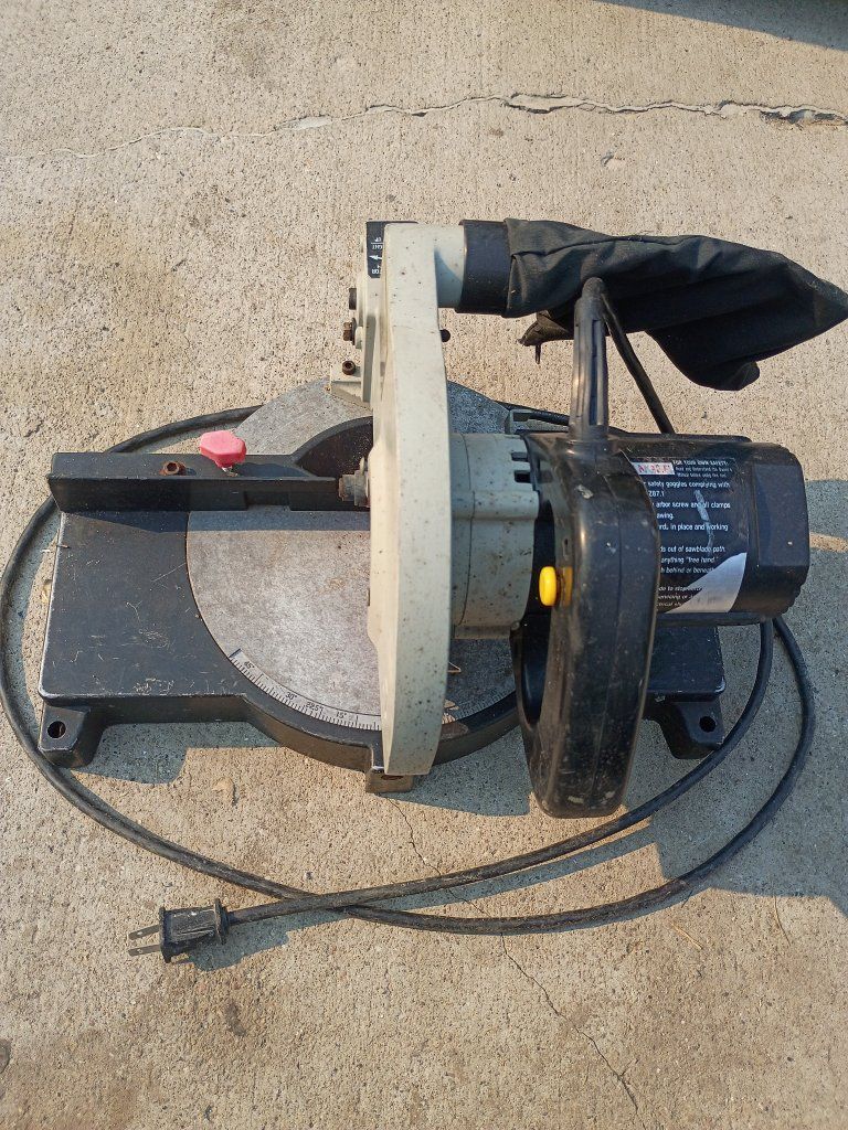 Chicago Electric 8-1/4 in. Compound Miter Saw 1-1/2 HP Model S-4472