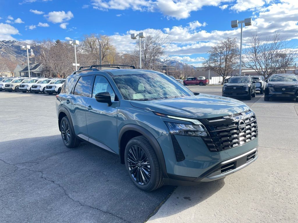 2026 Nissan Pathfinder SL