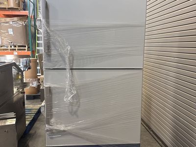 Global industrial upright laboratory freezer