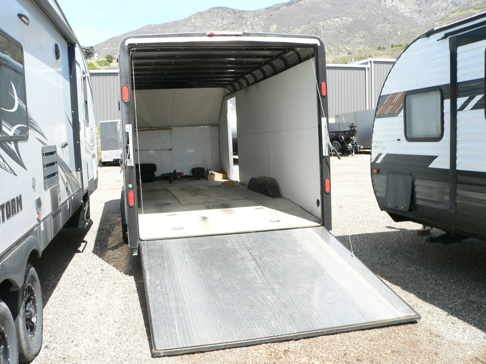 Car trailer